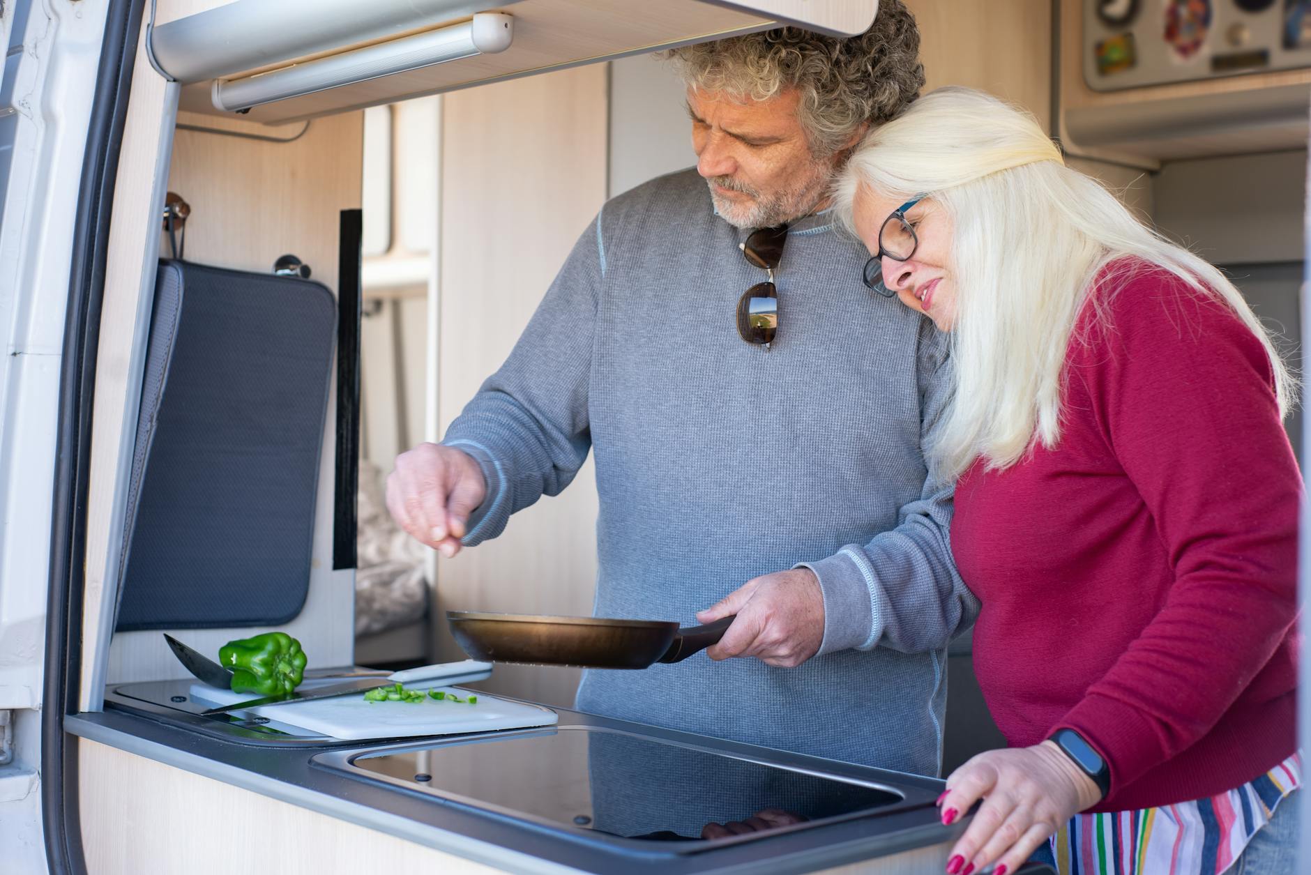 Rollover IRA vs Traditional IRA: A Complete Guide to Making the Right Choice for Your Retirement