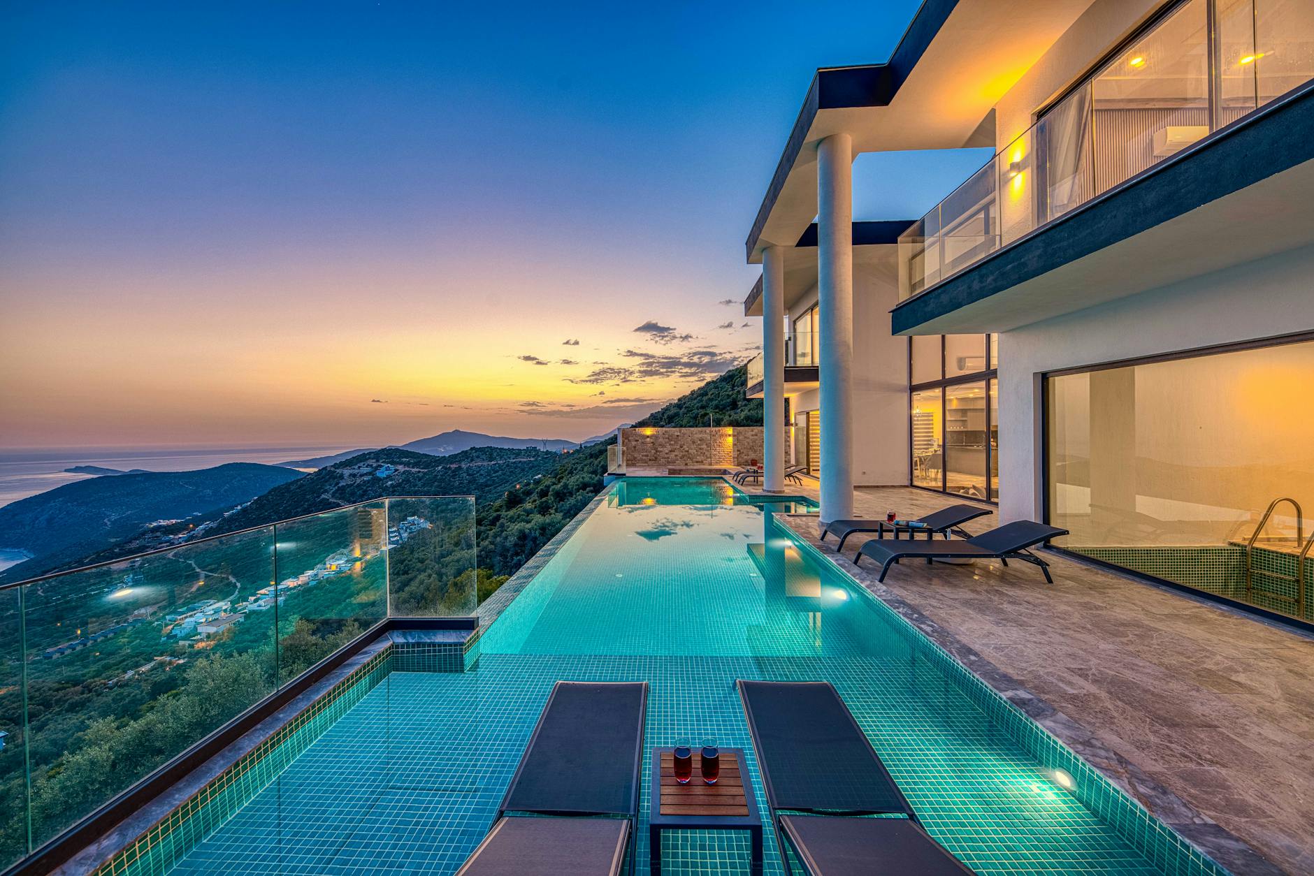 Luxury Pool Villa